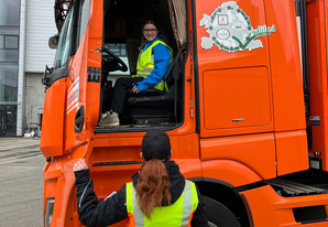 Teva beteiligt sich am Girls‘ Day: Einblicke in das Berufsfeld der Berufskraftfahrerin