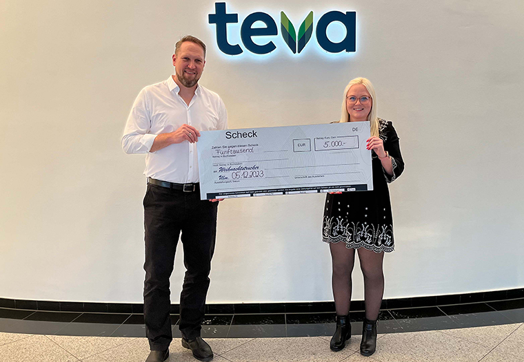 Hilfe im Karton: Teva spendet für die Johanniter Weihnachtstrucker