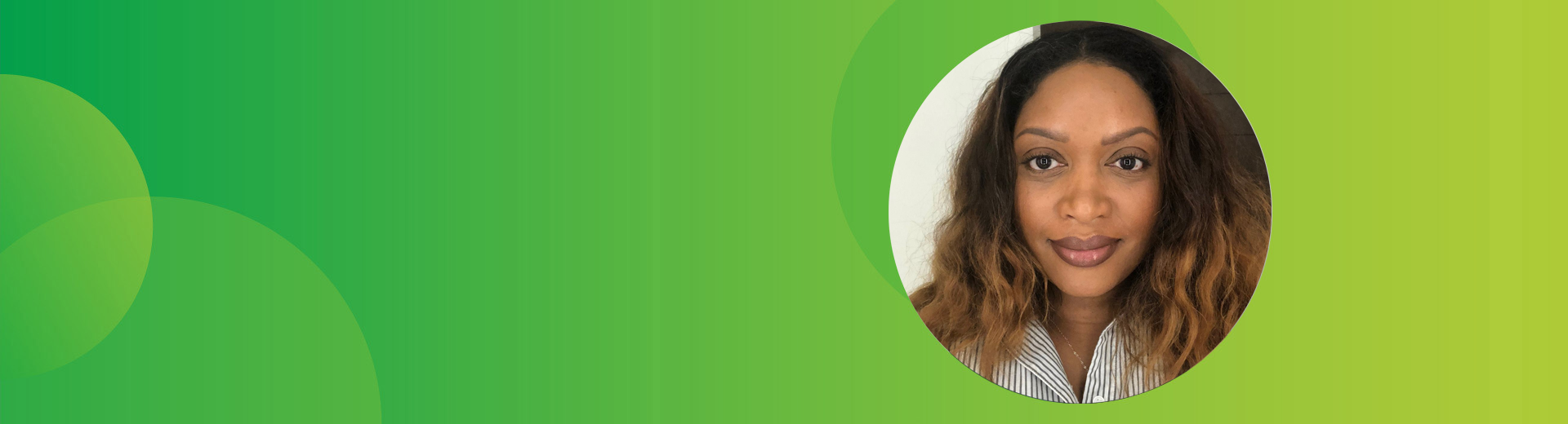 Porträt einer Frau Jamie Sanders welche Geschichten für pflegende Menschen aus Ihrem Alltag erzählt