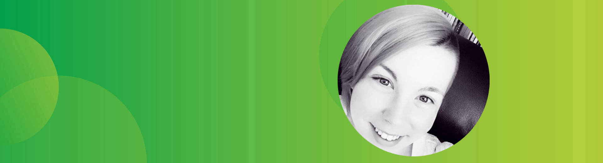 Porträt einer Frau Megan Potts welche Geschichten aus Ihrem Alltag mit einer Erkrankung erzählt